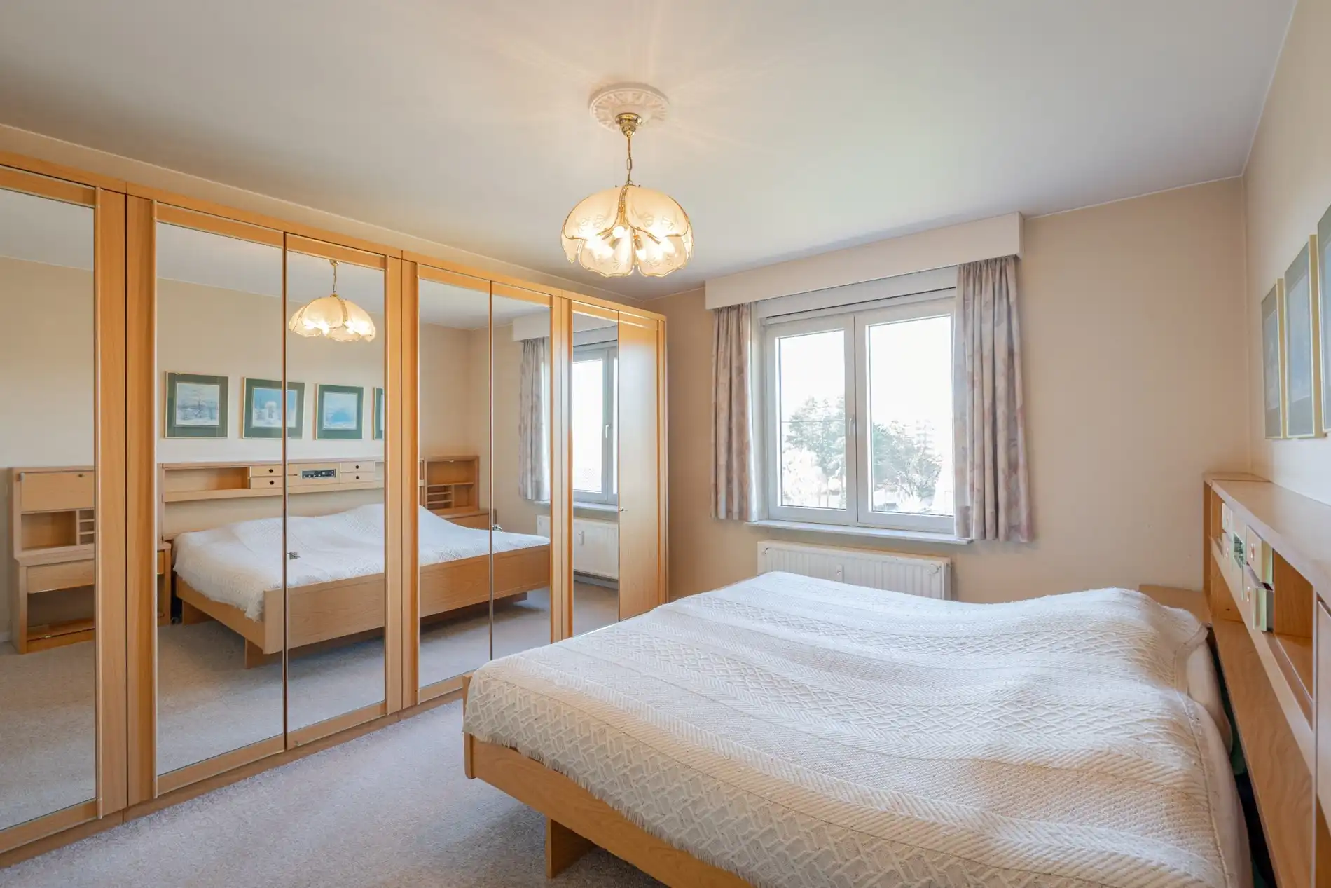 Lichtrijk appartement met panoramisch zicht foto 9