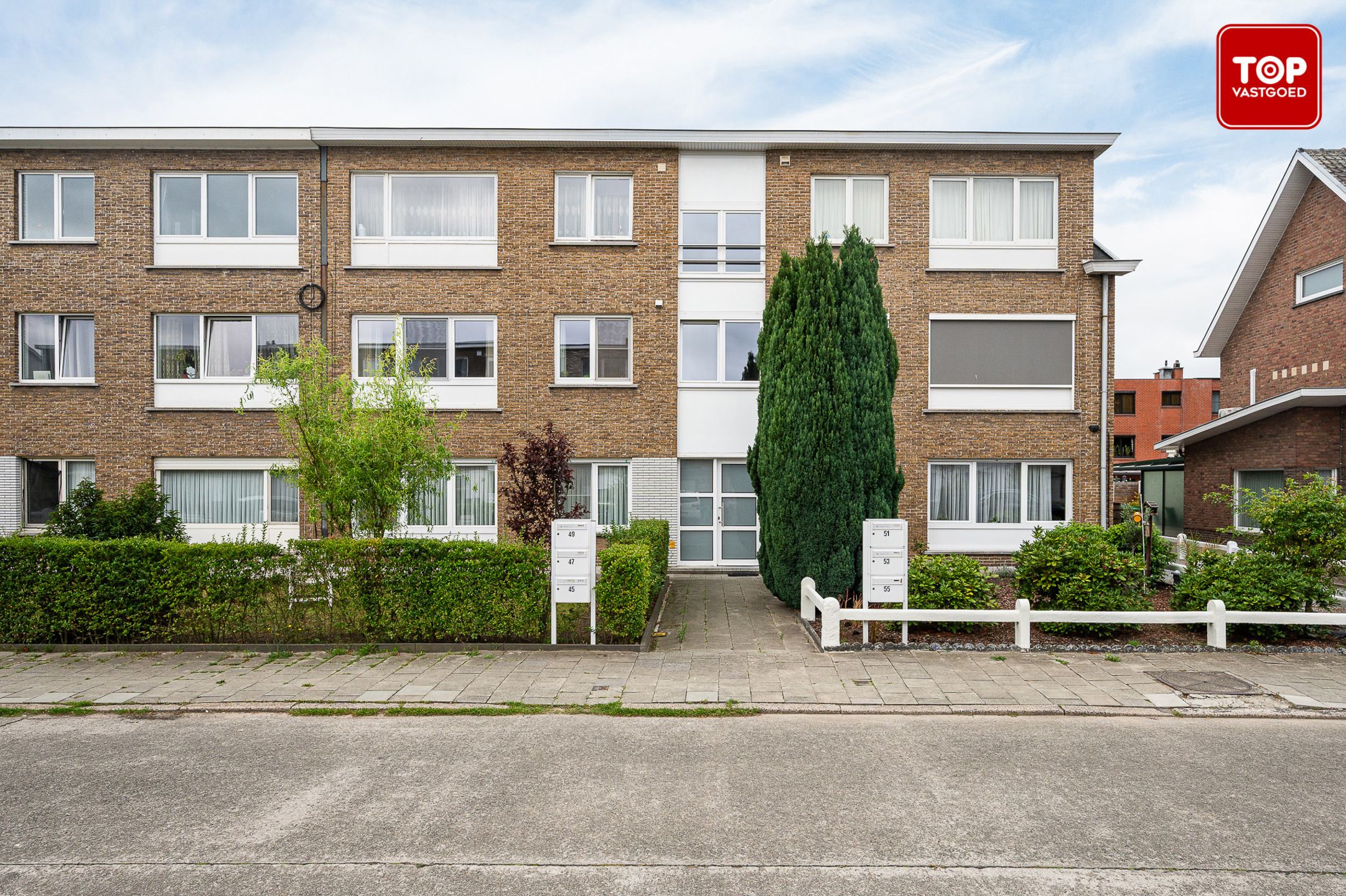 Hoofdfoto van de publicatie: 2-slaapkamer appartement met garage.