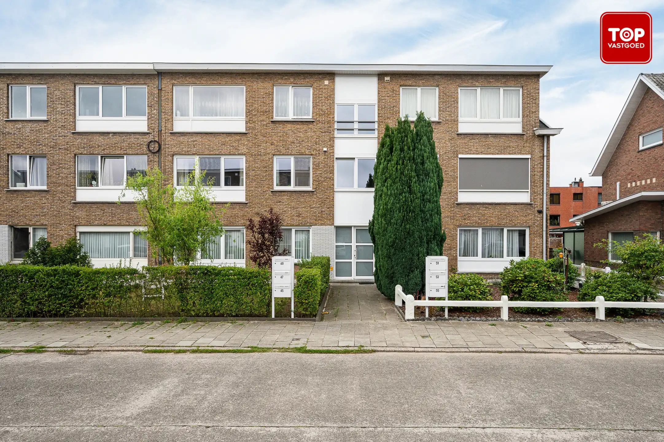 Hoofdfoto van de publicatie: 2-slaapkamer appartement met garage.