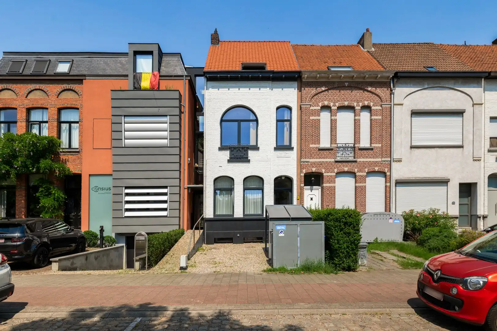 Opbrengsteigendom met 2 entiteiten, tuin en autostaanplaats foto 16
