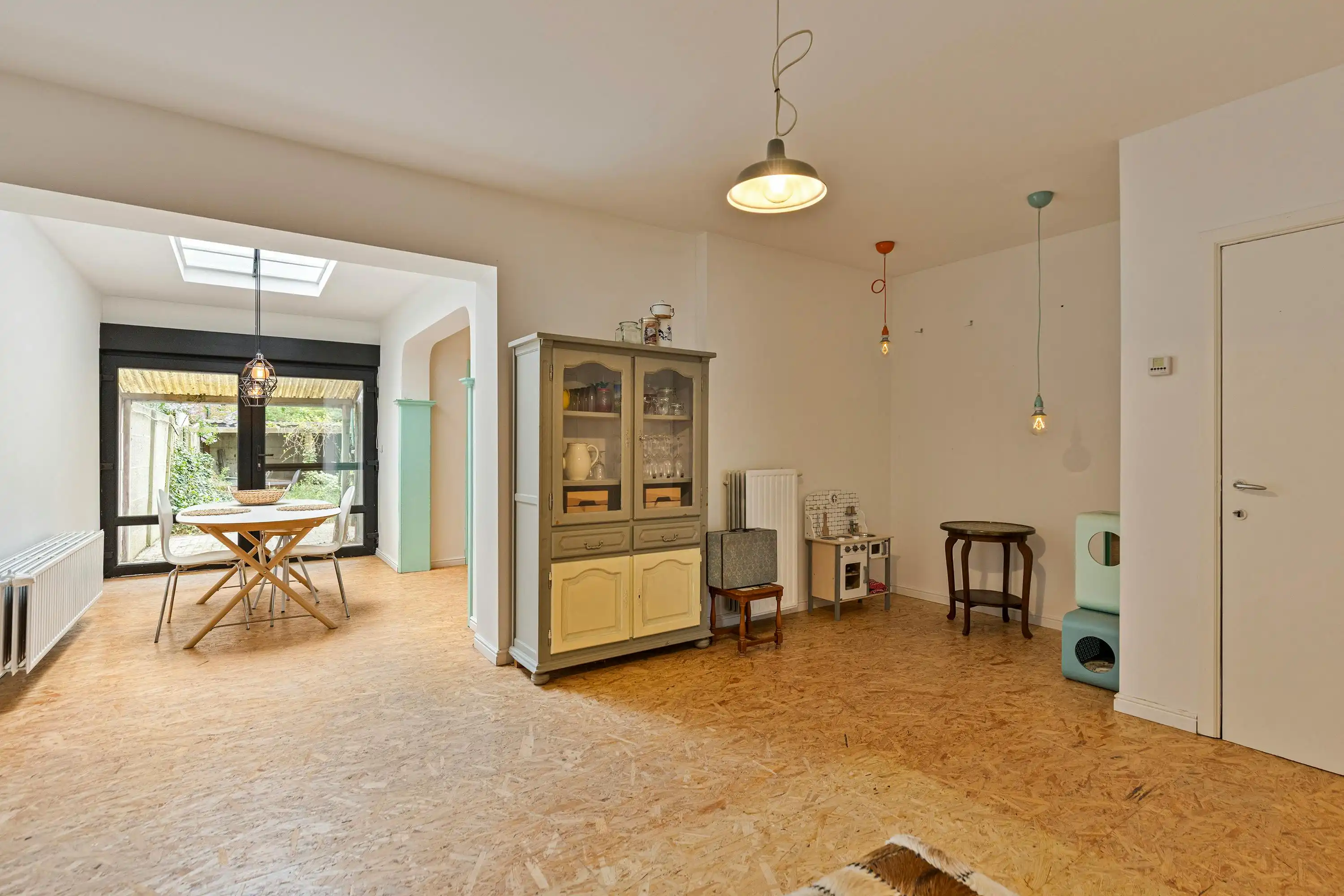 Huis met veel potentieel, tuin en garage te koop in Merksem foto 4