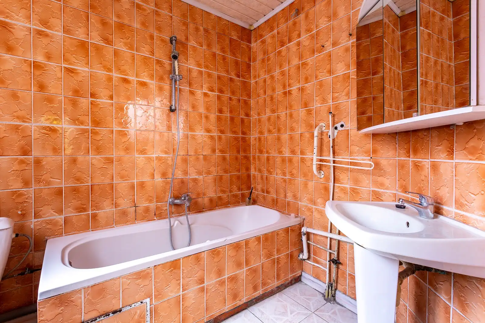 Woning met 6 slaapkamers, volledig naar eigen smaak renoveren foto 13