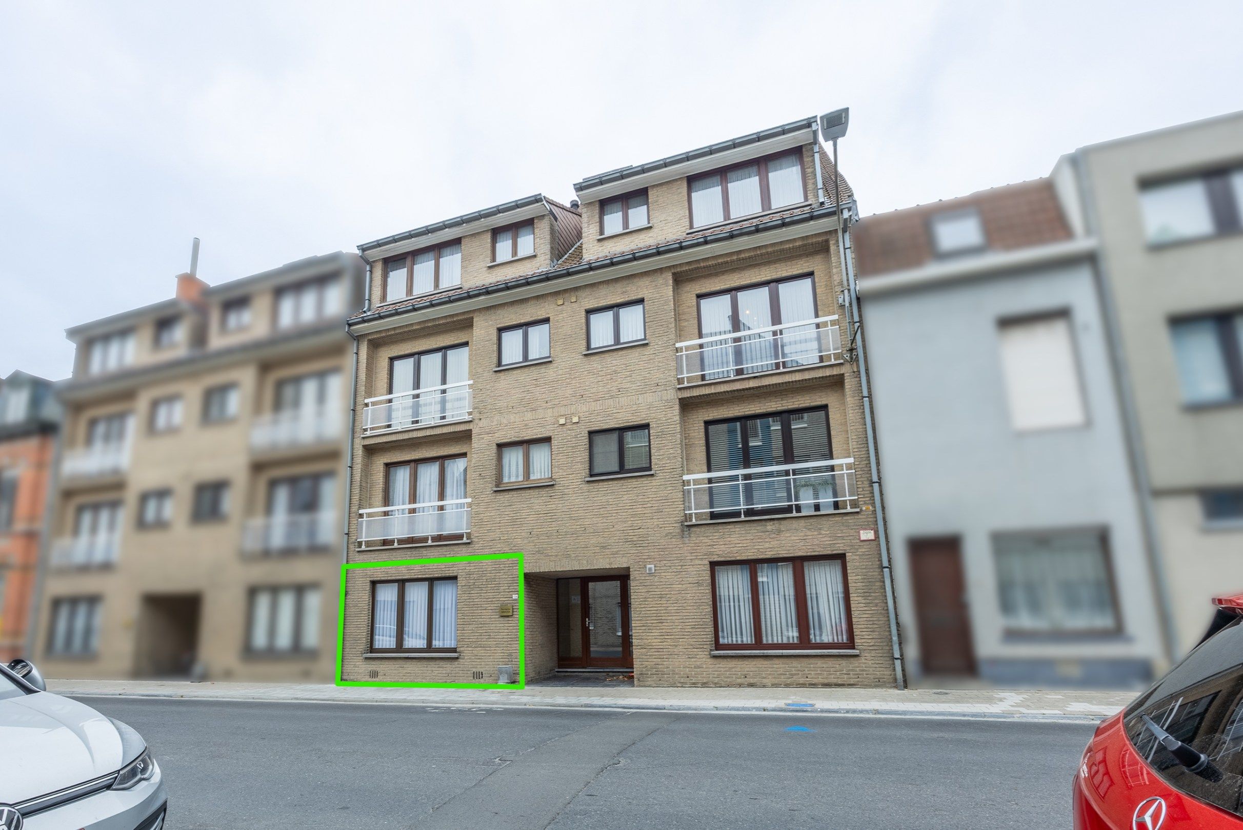 CENTRAAL GELEGEN APPARTEMENT MET GARAGE foto {{pictureIndex}}