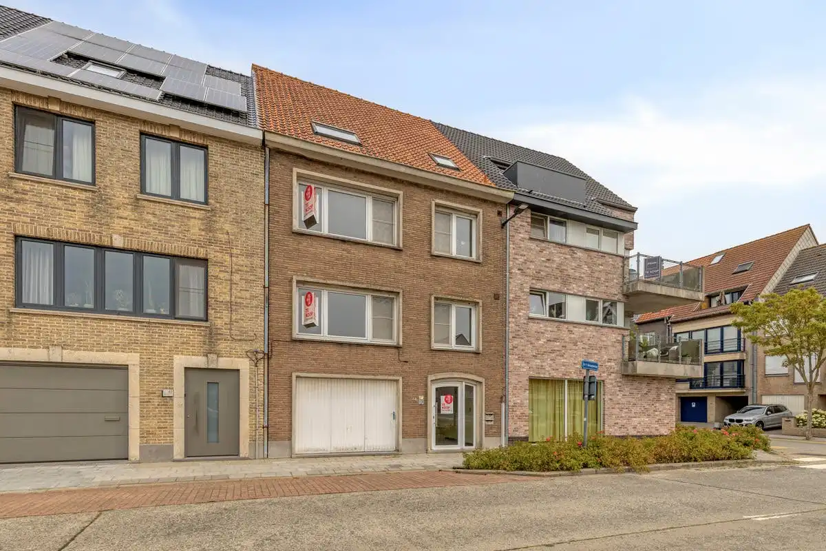 Op te frissen opbrengsteigendom te koop in Blankenberge foto 2