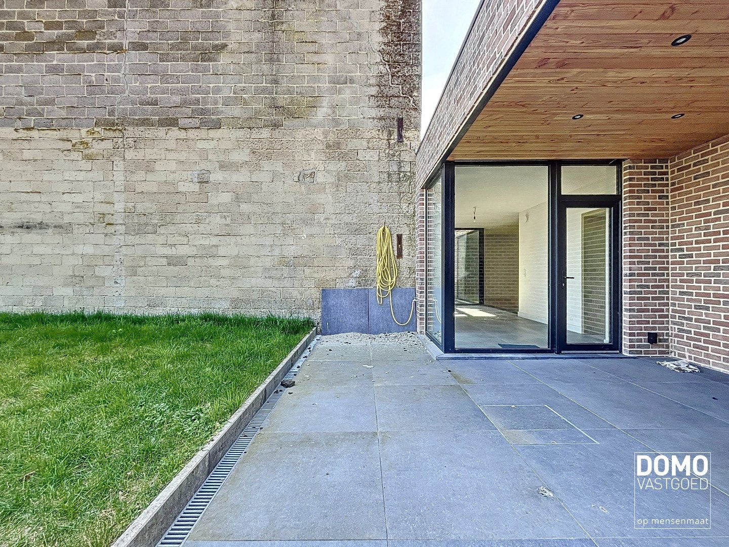 PRACHTIG GERENOVEERDE, LICHTRIJKE WONING MET 3 SLAAPKAMERS, 2 BADKAMERS, EEN ZONNIGE TUIN EN 2 PARKEERPLAATSEN TE GINGELOM (MIELEN-BOVEN-AALST)   foto 37