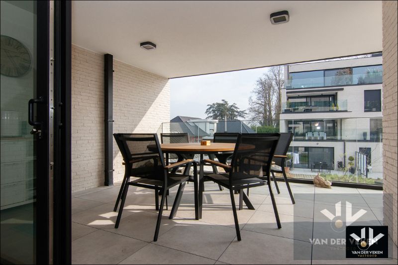 Stijlvol en energiezuinig wonen in het hart van Haspengouw (Kortessem)! Prachtig nieuwbouwappartement met 2 slaapkamers en een ruim, overdekt terras op zeer centrale en rustige locatie! foto 13