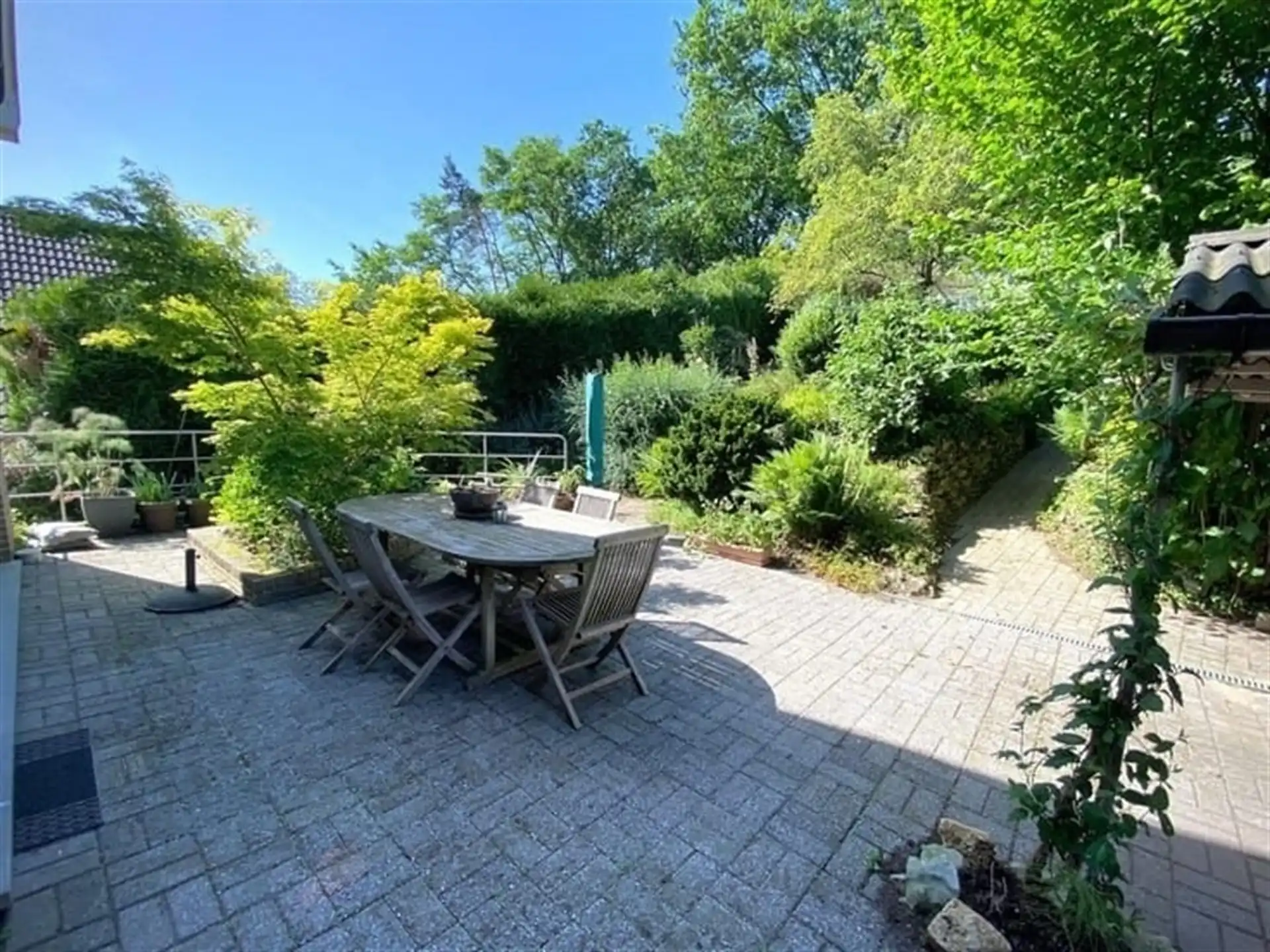 Recente en instapklare villa met 3/4 slaapkamers + bureau foto 7