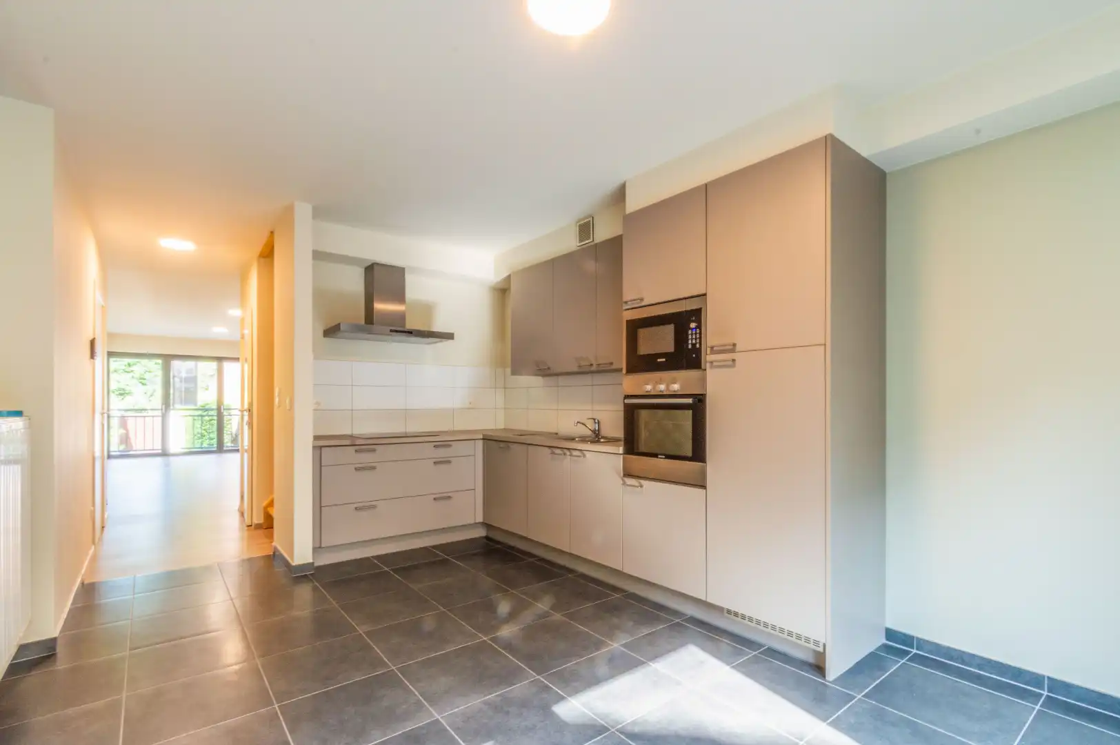 Een aangenaam, ruim duplex-appartement te Halle centrum! foto 8
