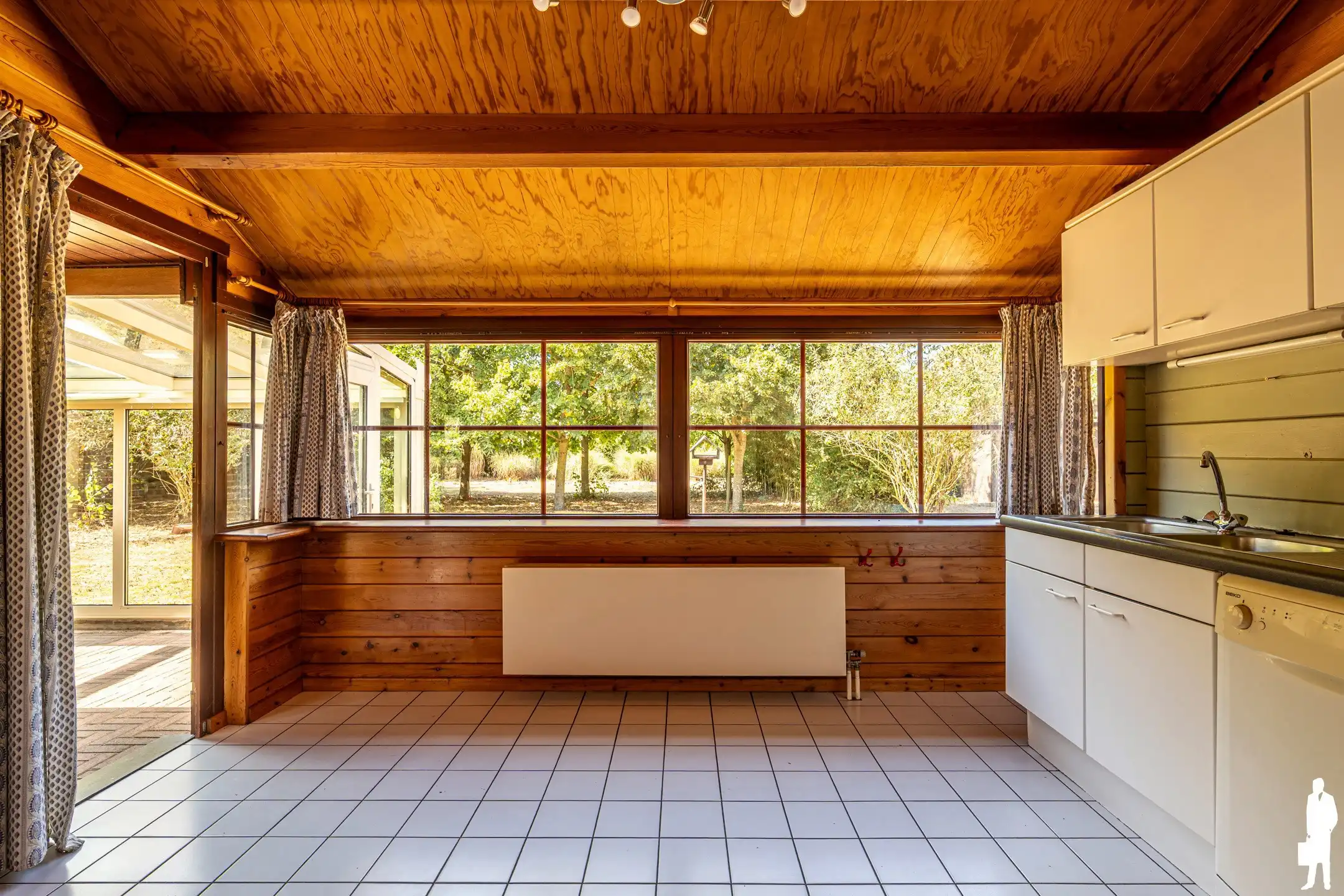 Vrijstaande laagbouwwoning op een perceel van 2.448 m² foto 15
