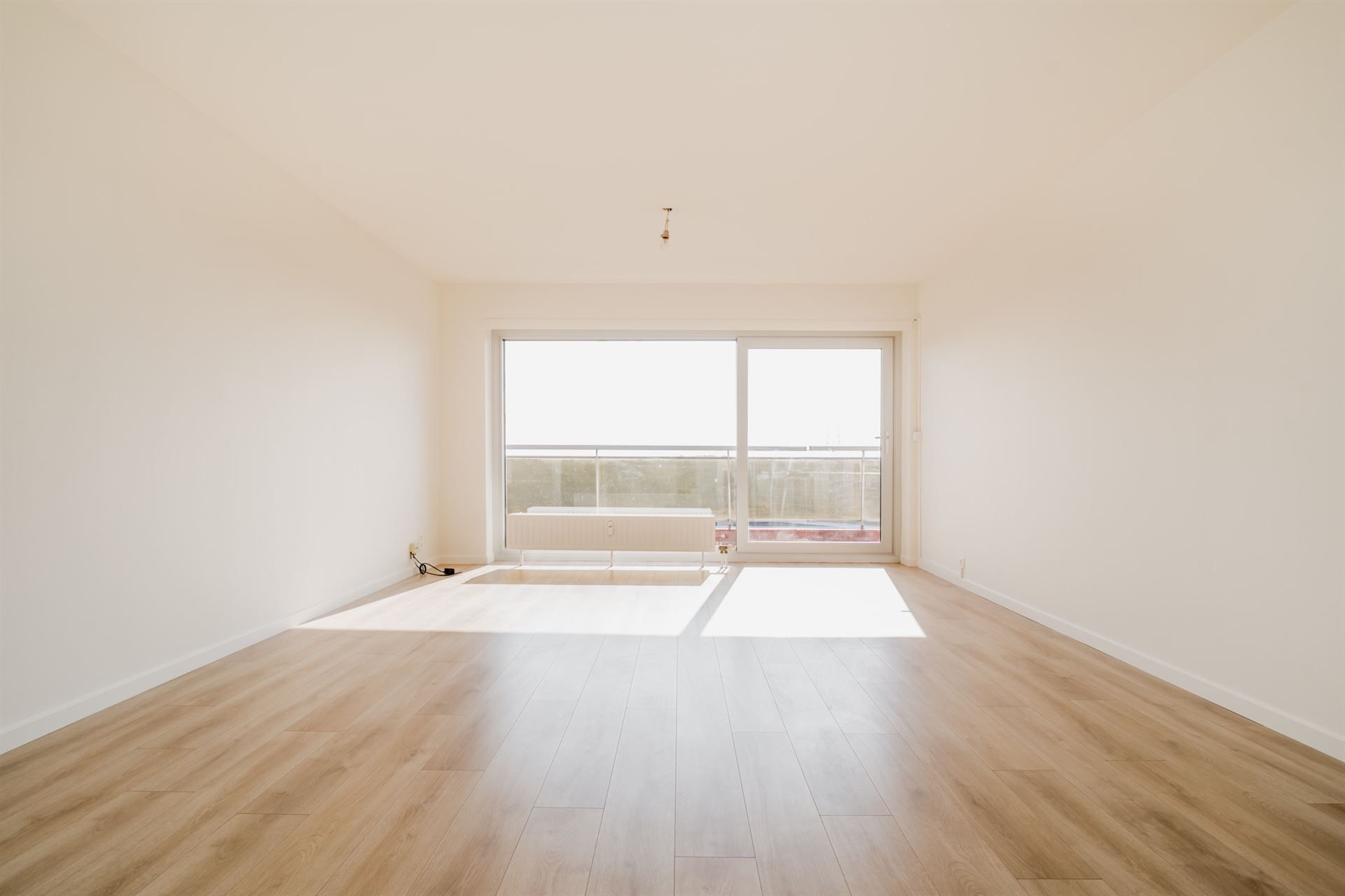 Gerenoveerd app met 3 slpks en garage (+ € 18.000) foto 3