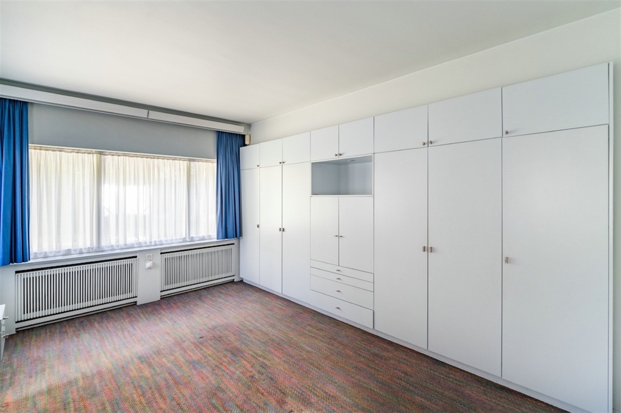 Royale en stevige eigendom op 1000 m2 aan de stadsrand foto 25