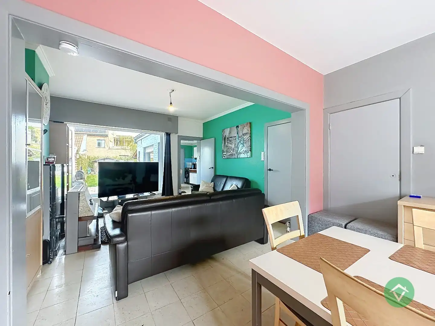 Gezinswoning met 3 slaapkamers en tuin op centrale ligging in Torhout foto 5