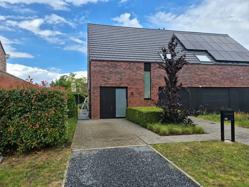 HALFOPEN BEBOUWING TE HUUR IN SINT-GILLIS-WAAS foto {{pictureIndex}}