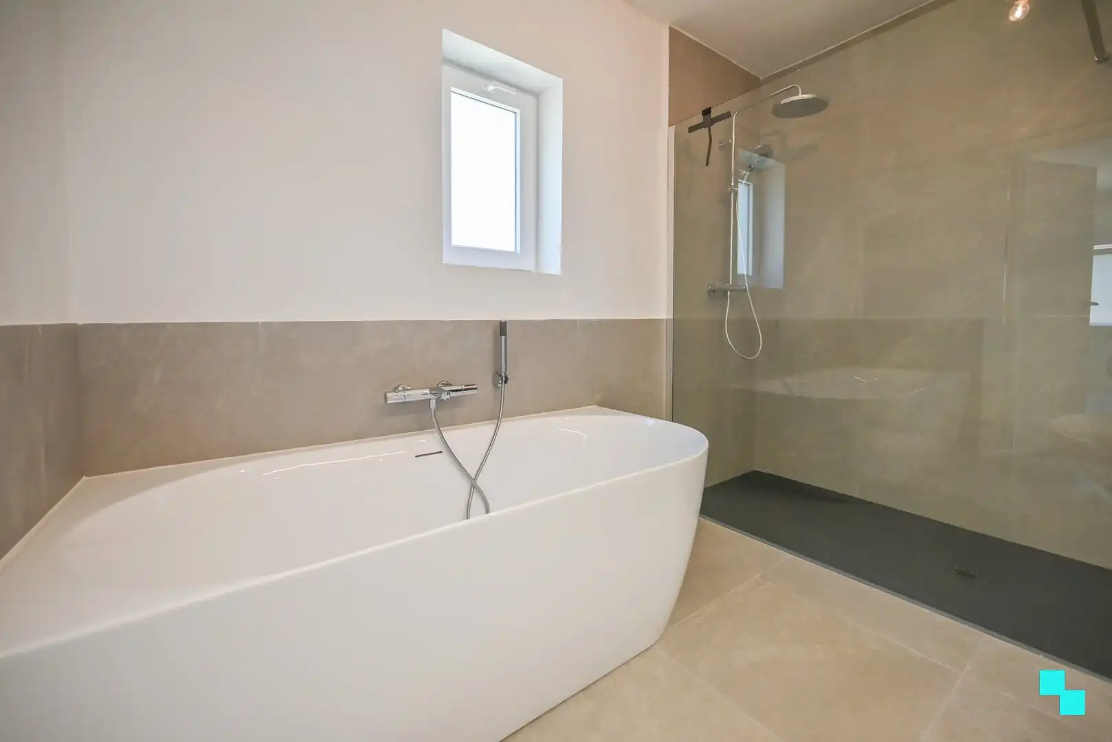 Gerenoveerde vrijstaande woning in een rustige omgeving foto 23