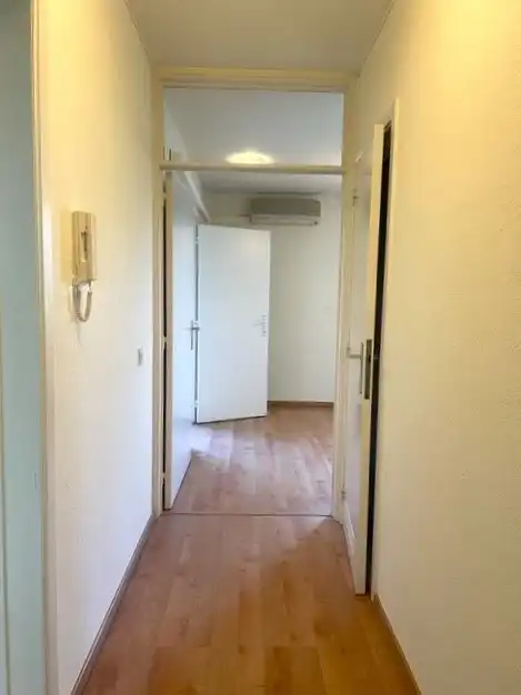 Ruime serviceflat in een groene oase foto 3