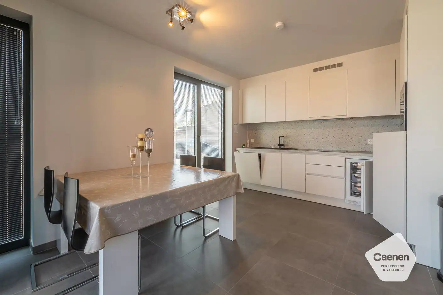 Luxe woonappartement op toplocatie nabij de zee! foto 3