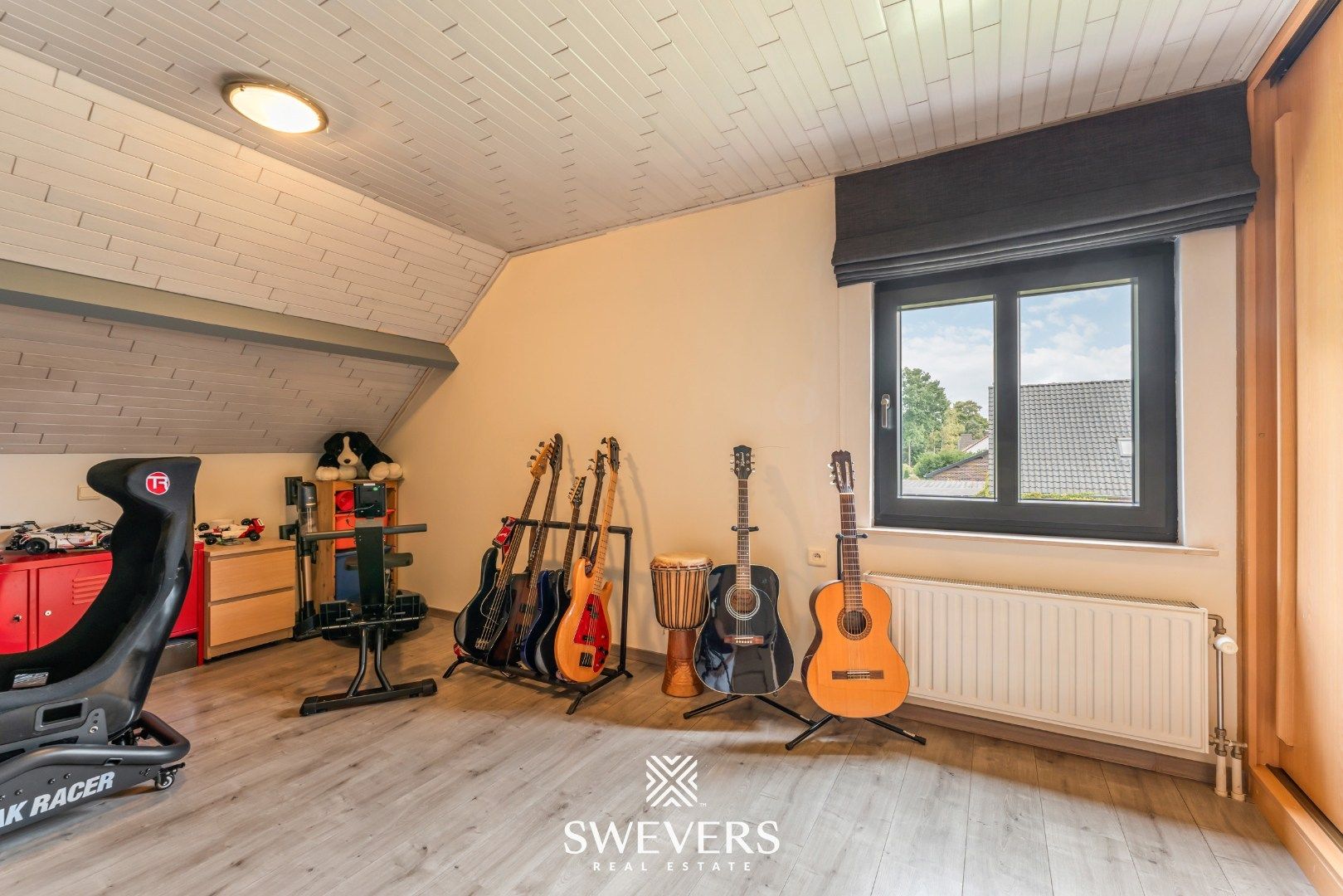 Landelijke vrijstaande woning met ruime slaapkamers, zonnig terras en tuin foto 20