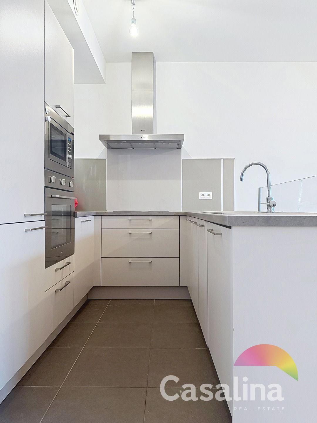 Prachtig 3-slaapkamerapp. met terras en parking (EPC: A-) foto 9