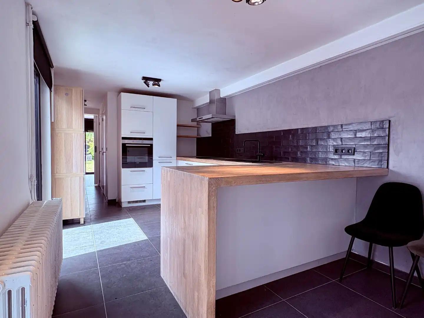 Herenwoning in Bissegem met 4 slaapkamers en 2 badkamers met grote tuin foto 7