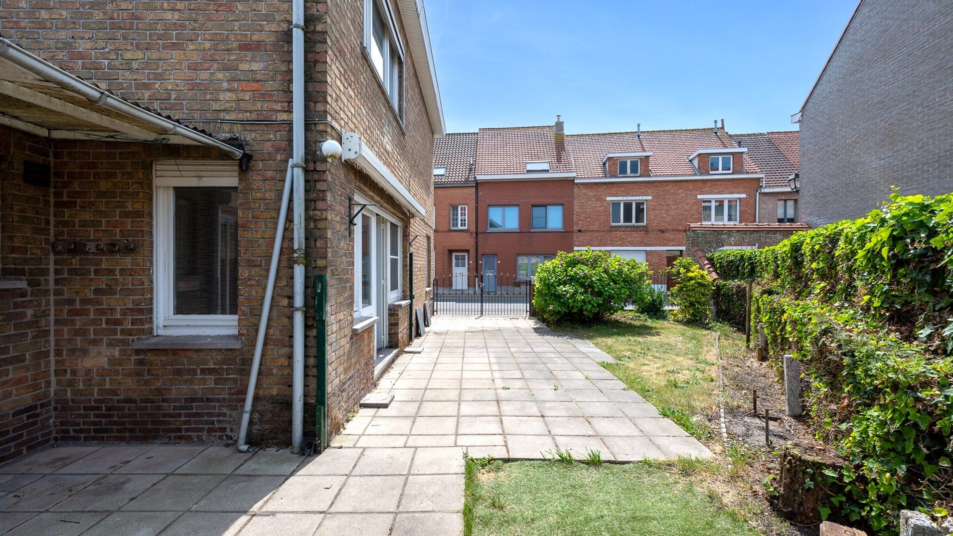 Interessante woning met parking & tuin te Heist-centrum foto 15