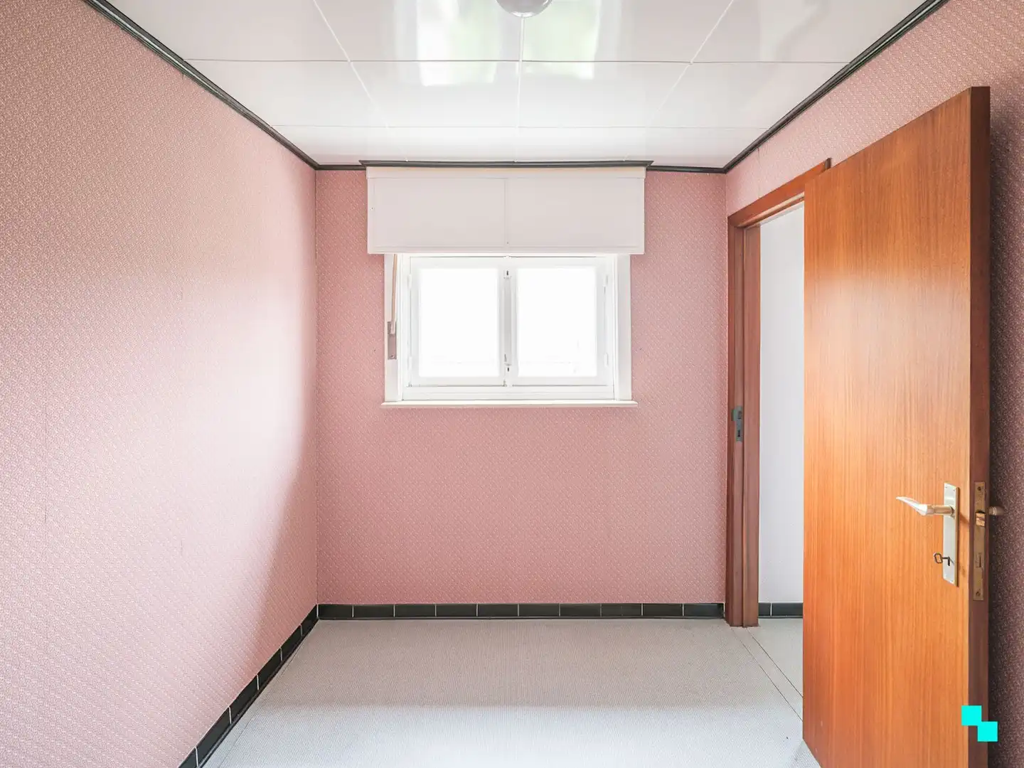 Ruime, te renoveren woning in het mooie Asper foto 20