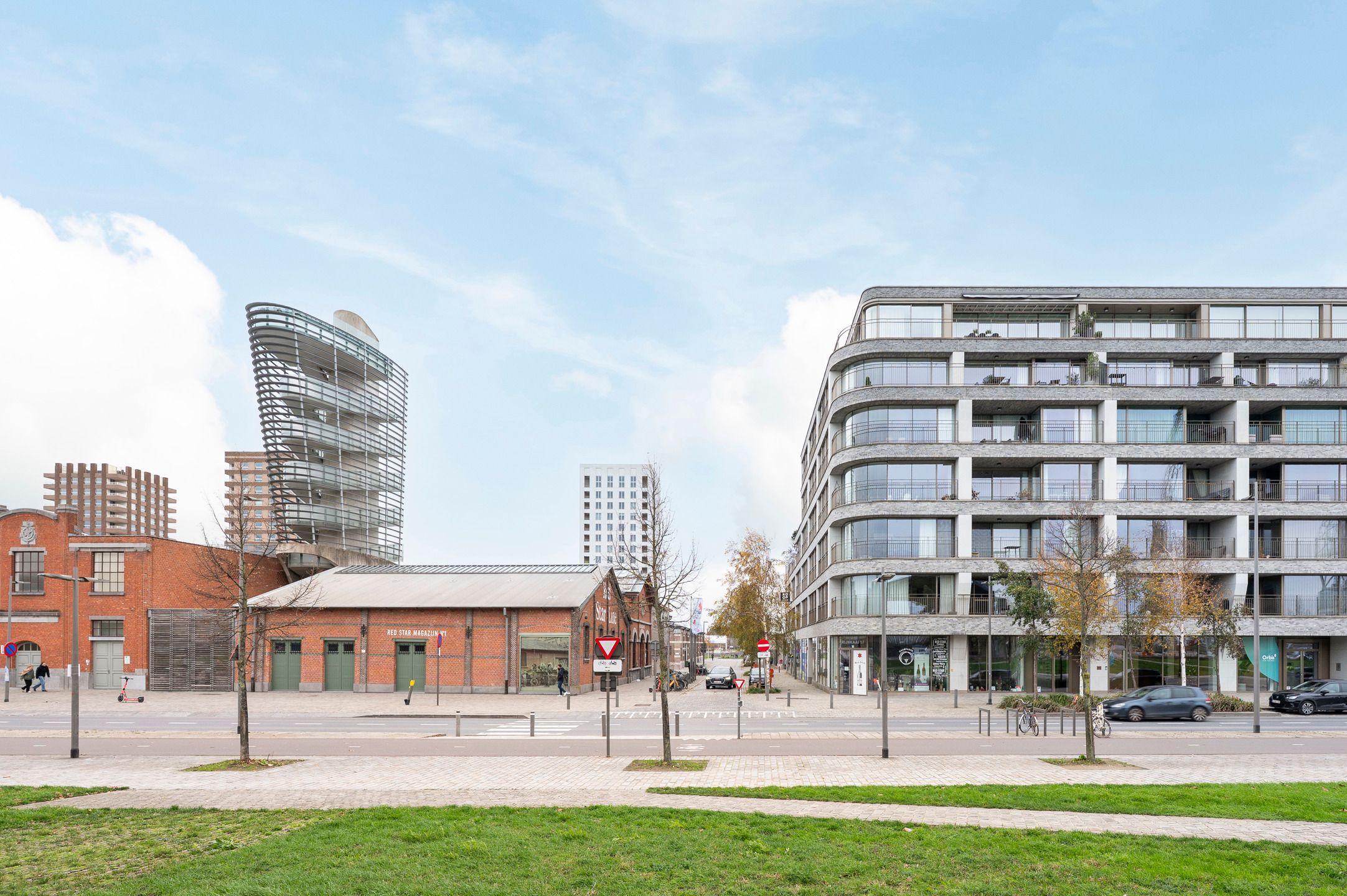 EILANDJE. Commerciële ruimte aan Red Star Line museum. foto 2