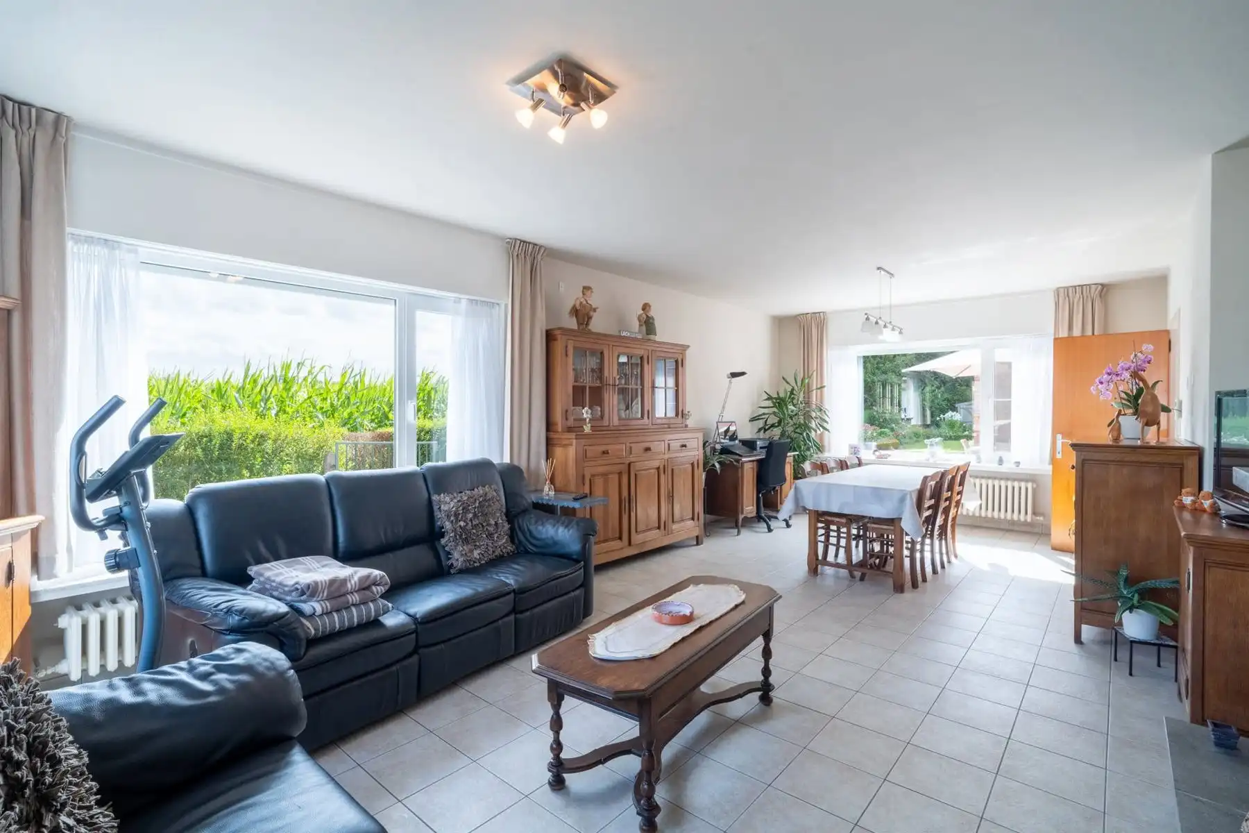 Instapklare woning met 3 slpks en tuin met landelijk zicht foto 3