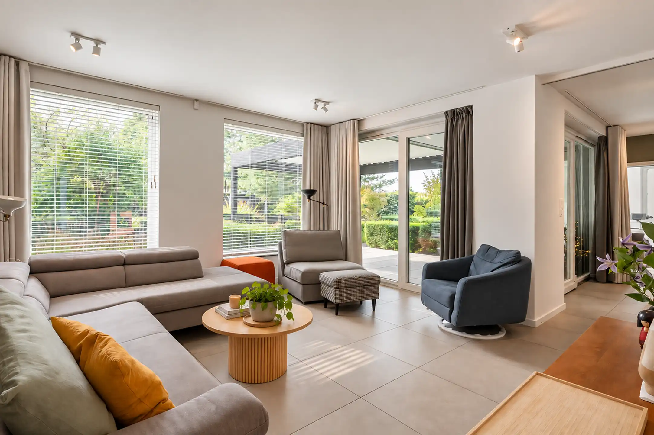 Moderne EPC A-villa op toplocatie nabij scholen en station, met prachtige tuin en privacy foto 6
