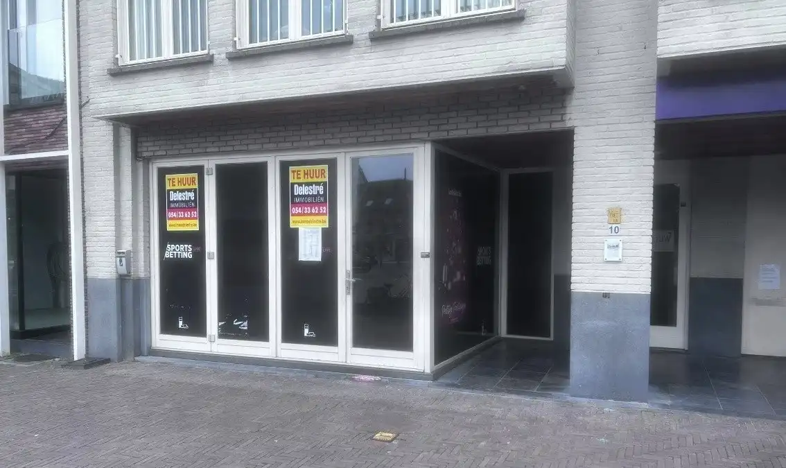 Modern handelspand op een toplocatie op de Grote Markt foto {{pictureIndex}}
