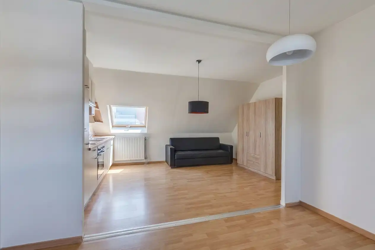 Commercieel gelijkvloers met ruim appartement foto 25