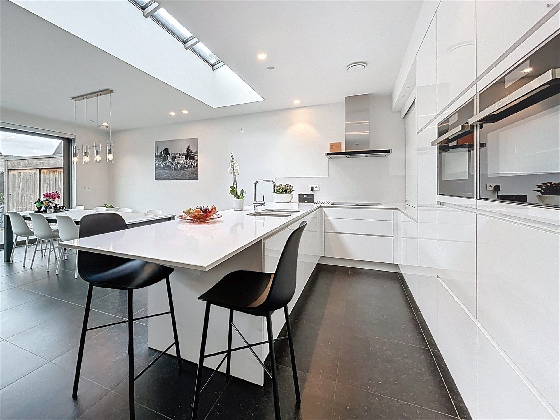 prachtige EPC A-woning met 4 slpkr en garage   foto {{pictureIndex}}