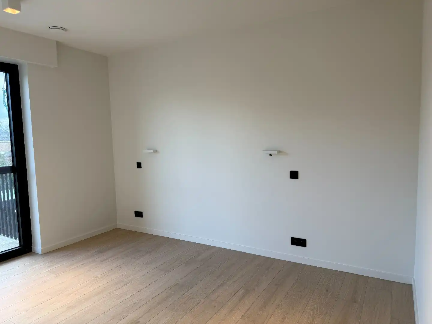 Exclusief penthouse met terrassen, carport en garage foto 22