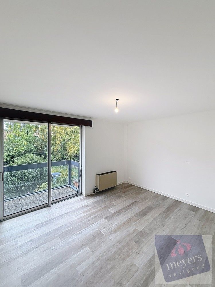 Ruim appartement met 2 slaapkamers en garage foto 13