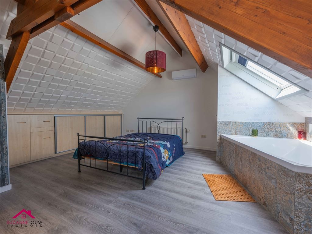 Stijlvol gerenoveerde, vrijstaande woning foto 38
