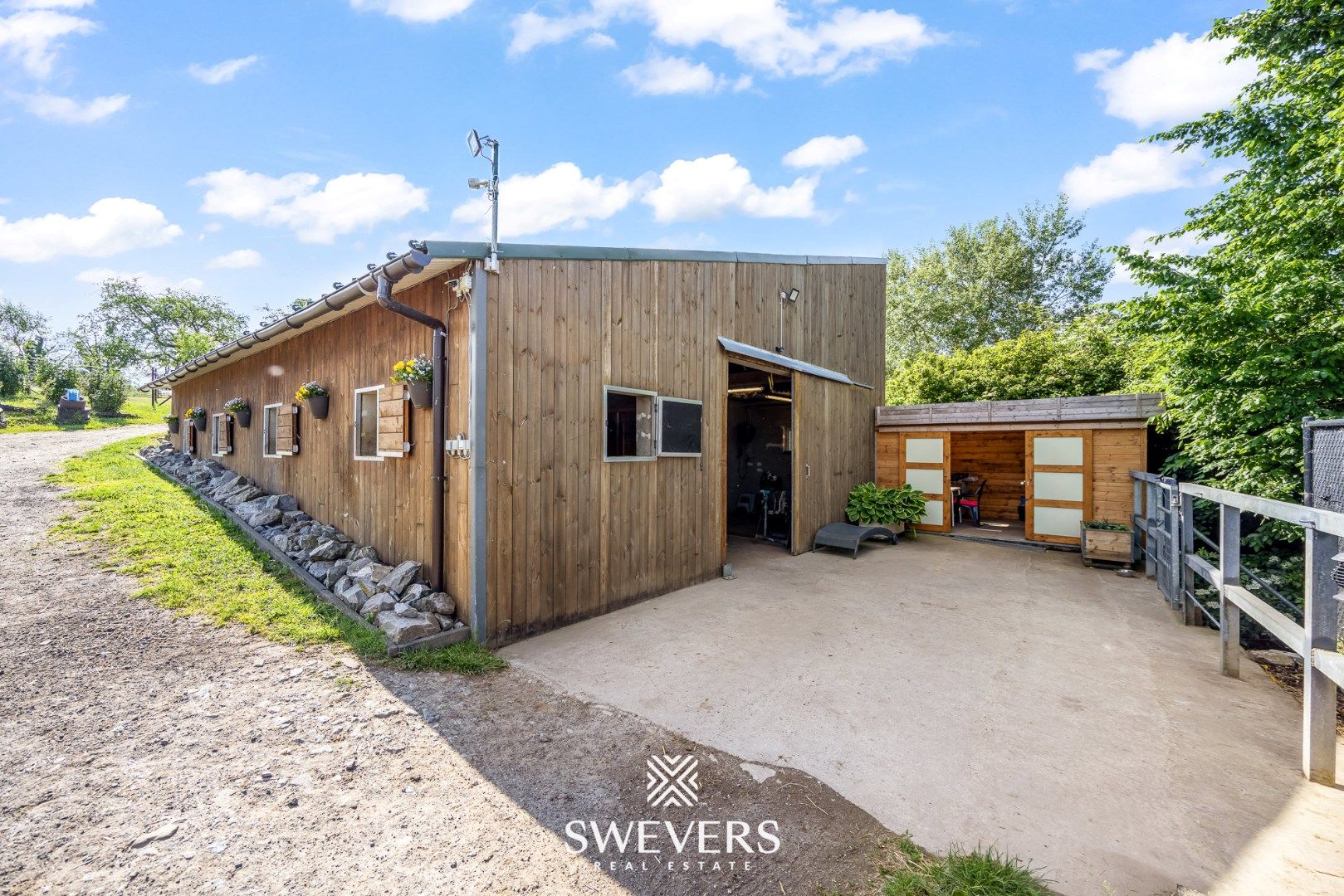 Instapklare halfopen woning met paardenaccommodatie op 73a in Sint-Truiden foto 30