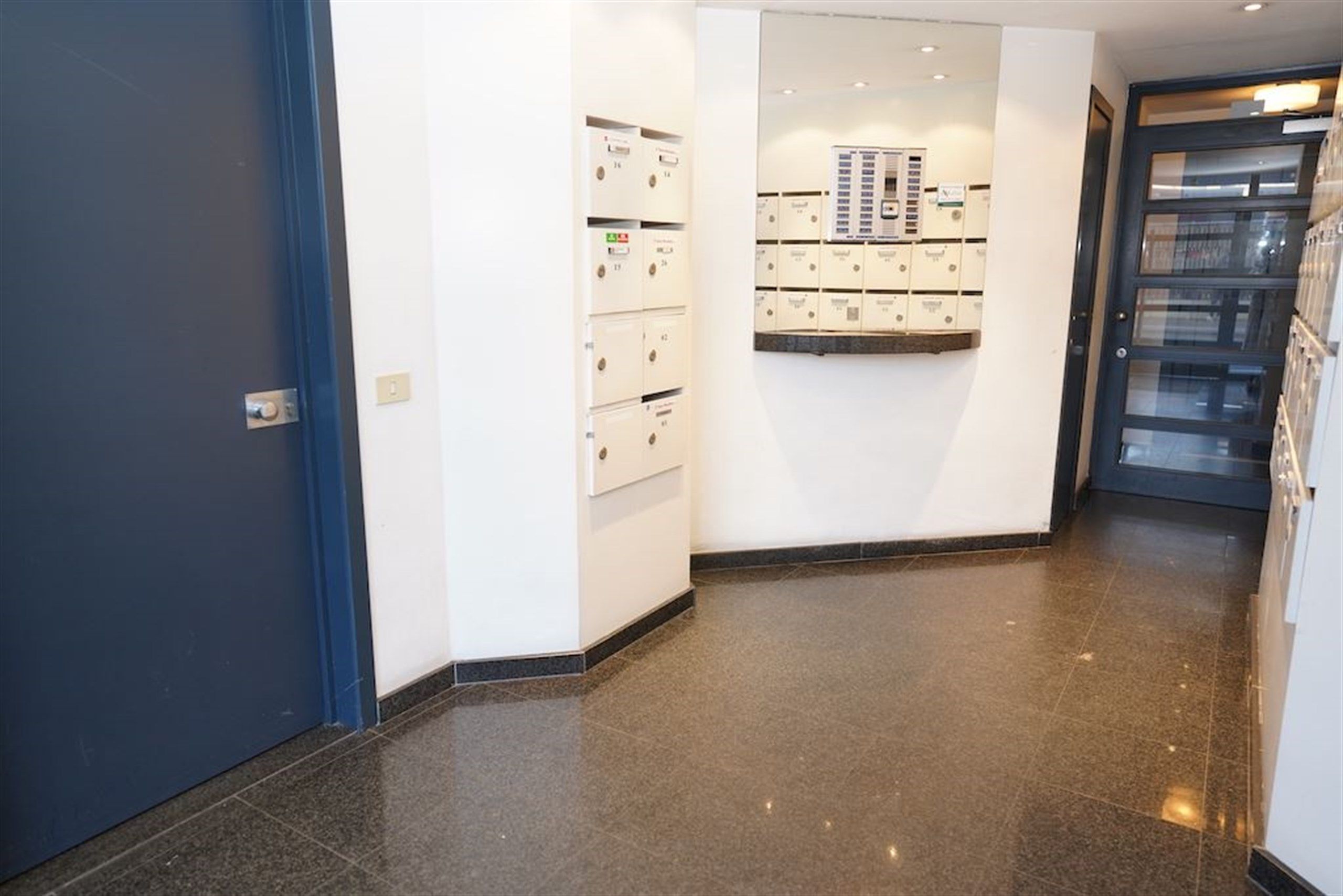 Zalig wonen onder de zon: dakappartement met autostaanplaats foto 13