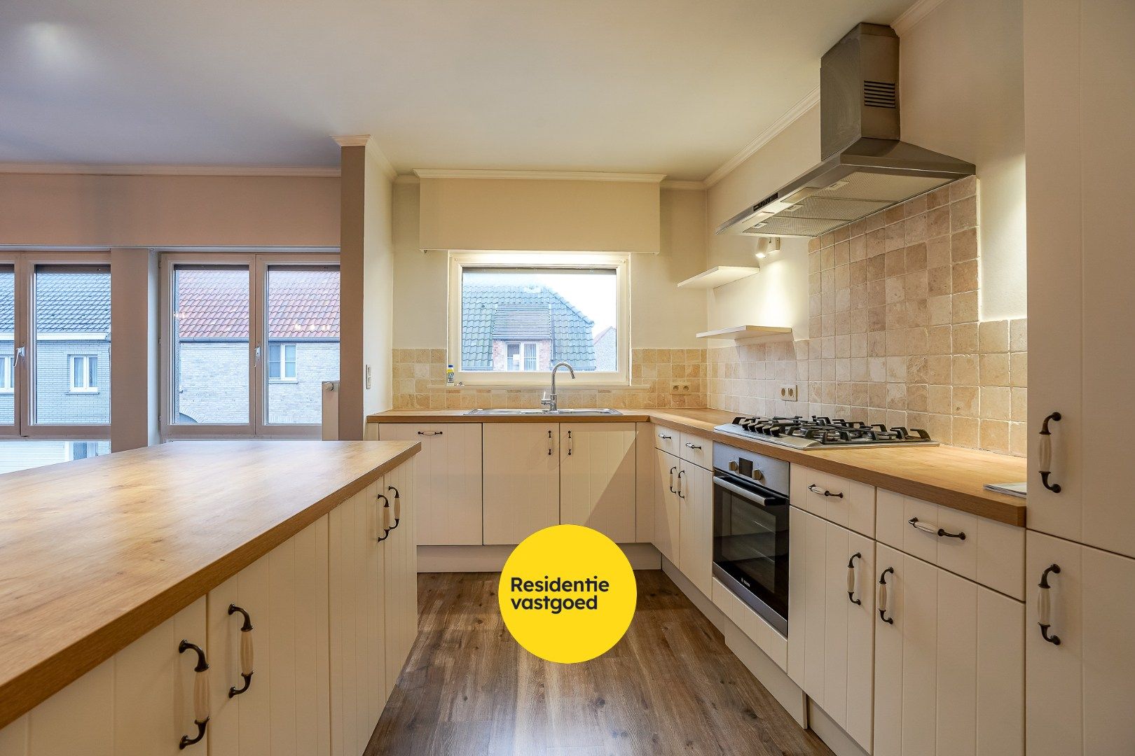 Ruim appartement te huur in Eernegem foto 8