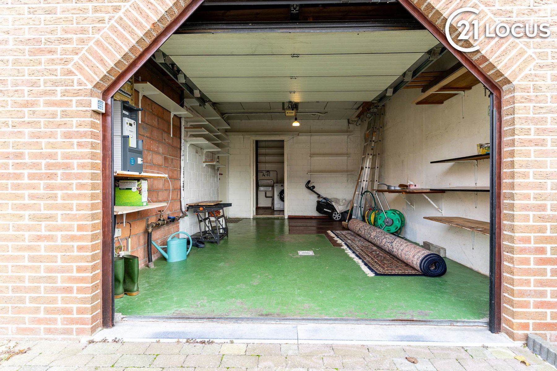 Ruime woning in rustige buurt te Zwijndrecht - 5 slaapkamers foto 26