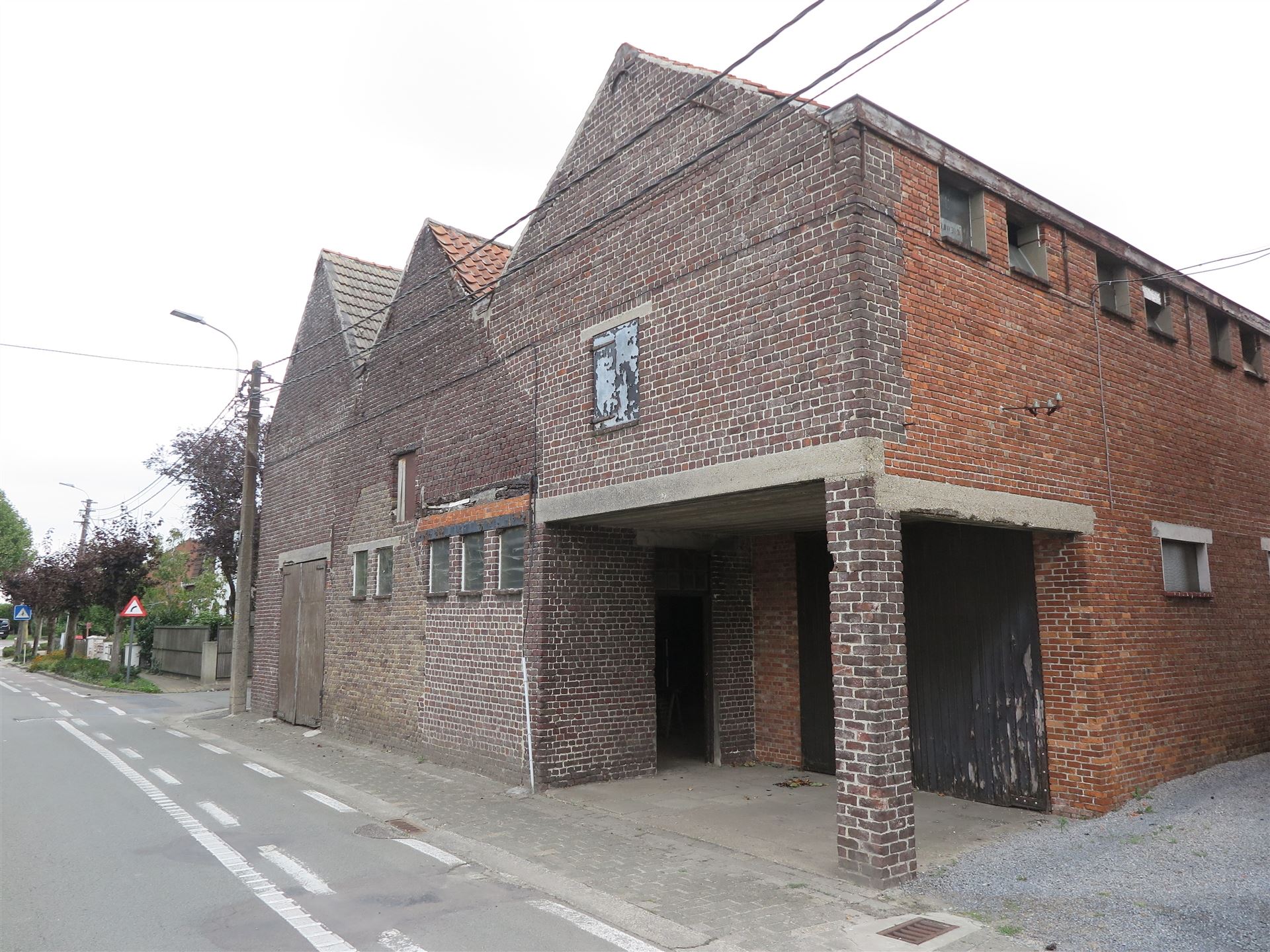 Unieke leegstaande Opslagruimte te Waarschoot foto {{pictureIndex}}