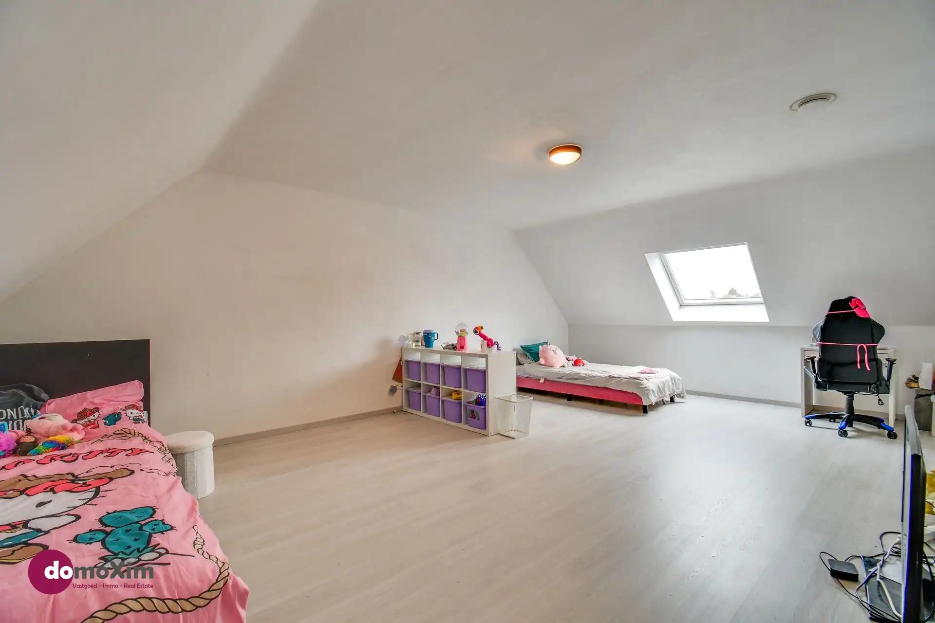 Stijlvolle en energiezuinige woning met 4 slaapkamers in een rustige woonwijk foto 15