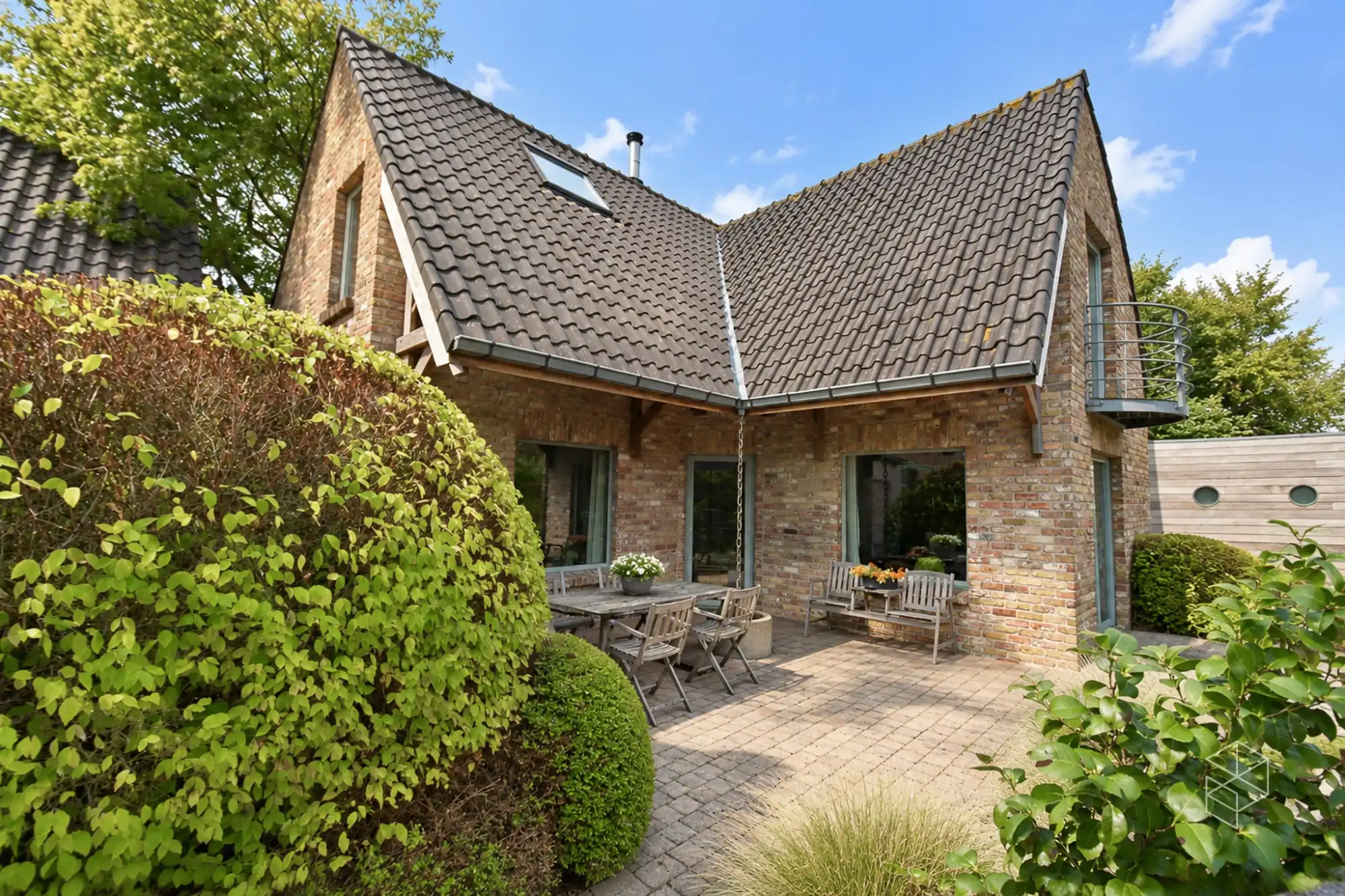 Karaktervolle villa met polyvalent bijgebouw, zwemvijver & aangelegde tuin met uitweg op 4.009m² foto 27