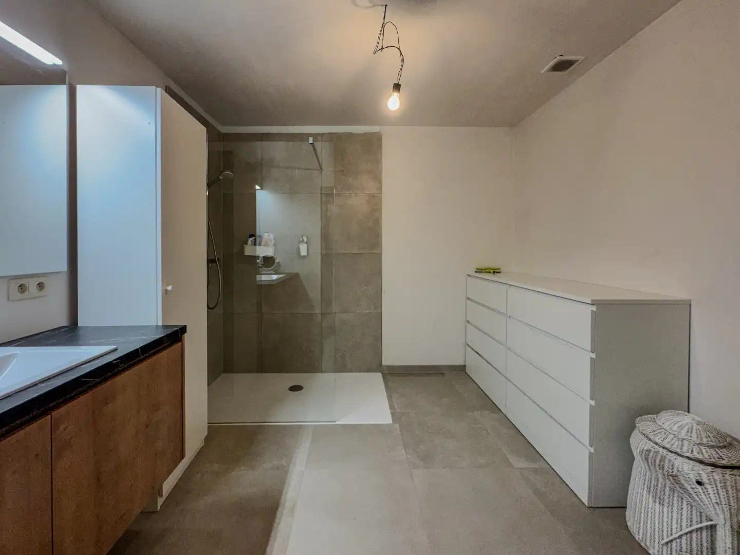 Nieuwbouwwoning met 3 ruime slaapkamers en tuin. foto 21