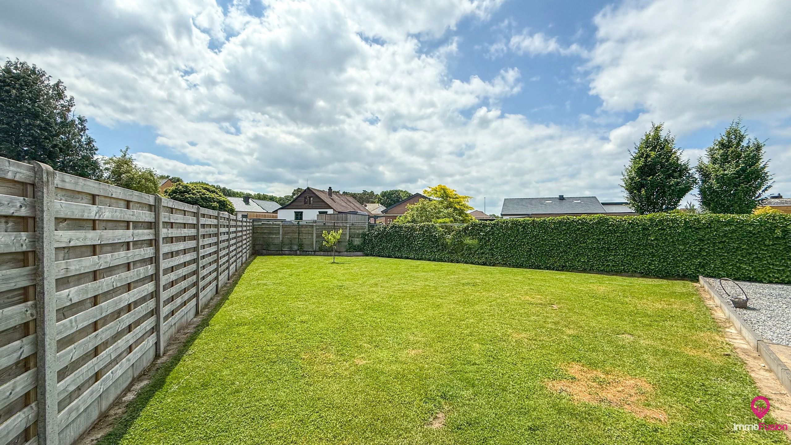 Ruime woning van 285m² met 5 slpks en apart bureel ruimte!  foto 35