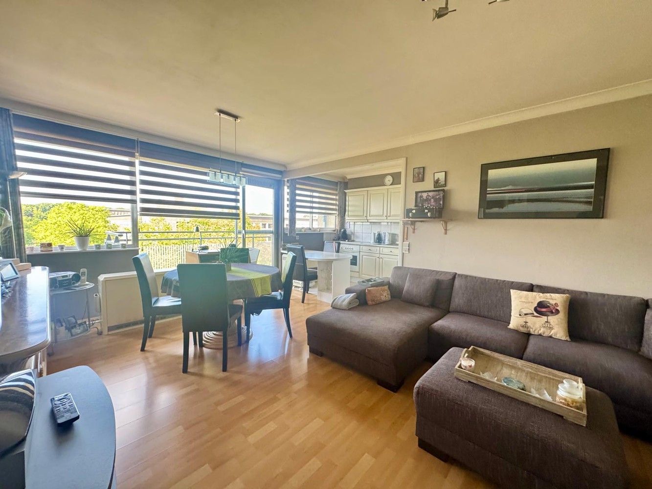 Intrekklaar appartement met terras midden in Genk centrum foto 3
