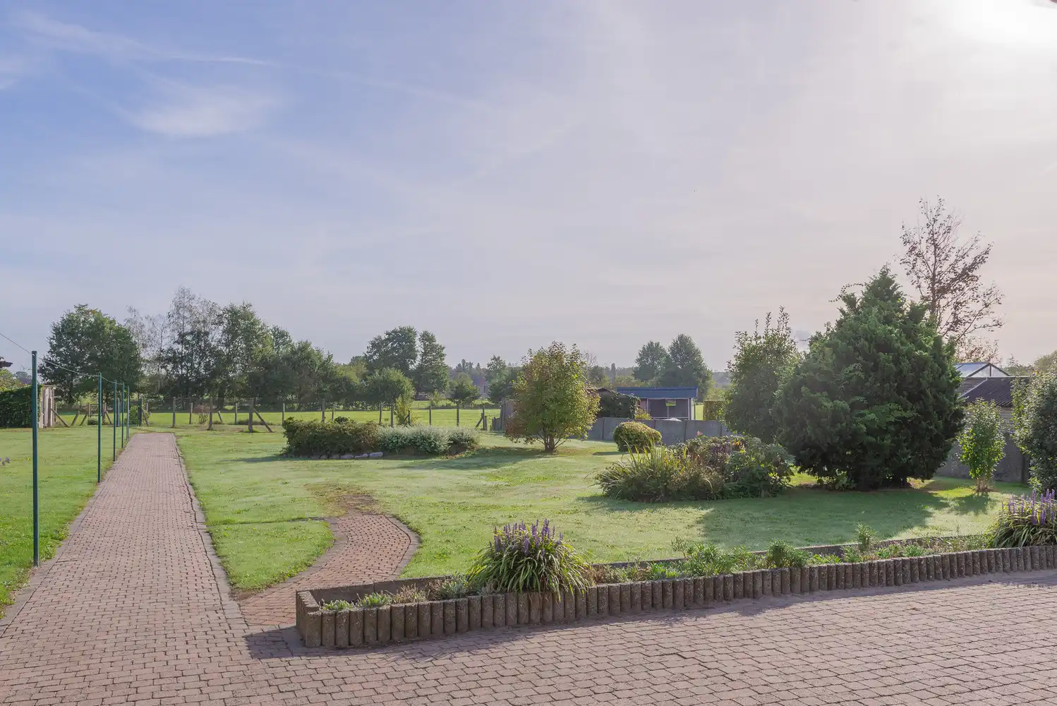 Vrijstaande woning met 3 slaapkamers op prachtig perceel van 17a 85ca foto 27