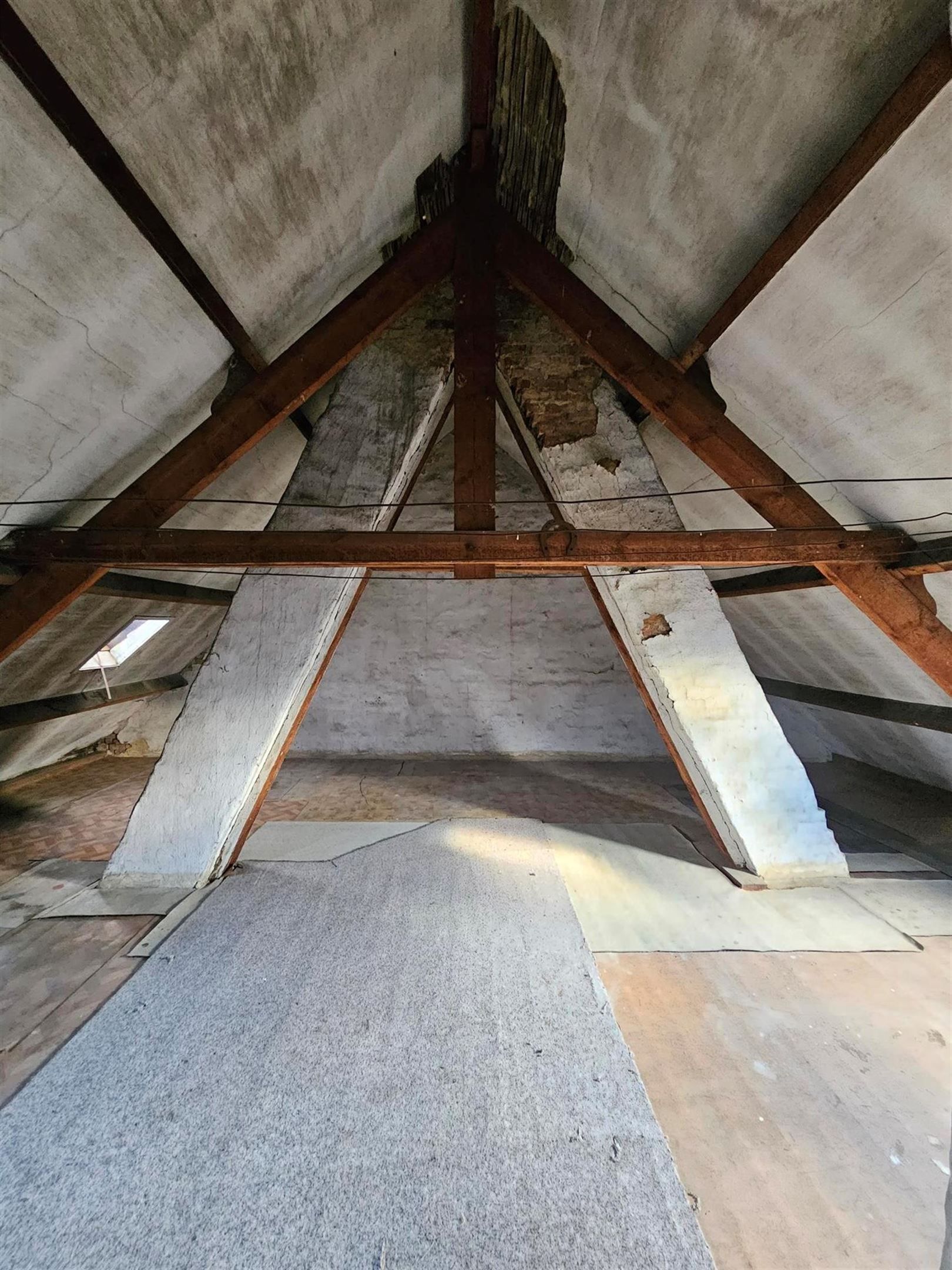 Te renoveren handelspand met woning foto 12