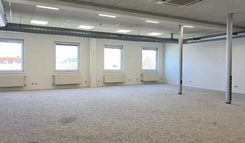 Ingedeeld kantoorverdiep te huur nabij N47 in Lokeren foto 6