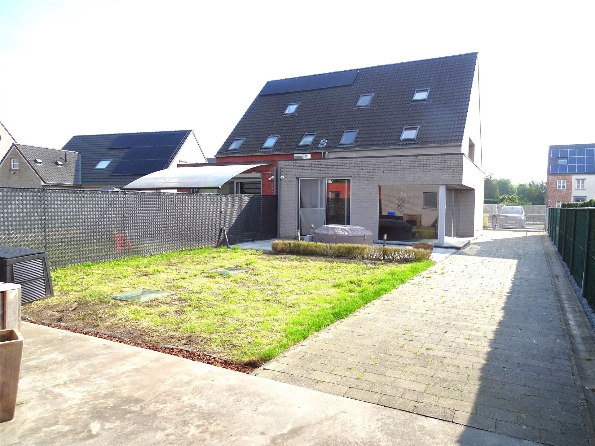 Verrassend ruime woning met werkhuis, 5 slaapkamers, tuin en carport! foto 20