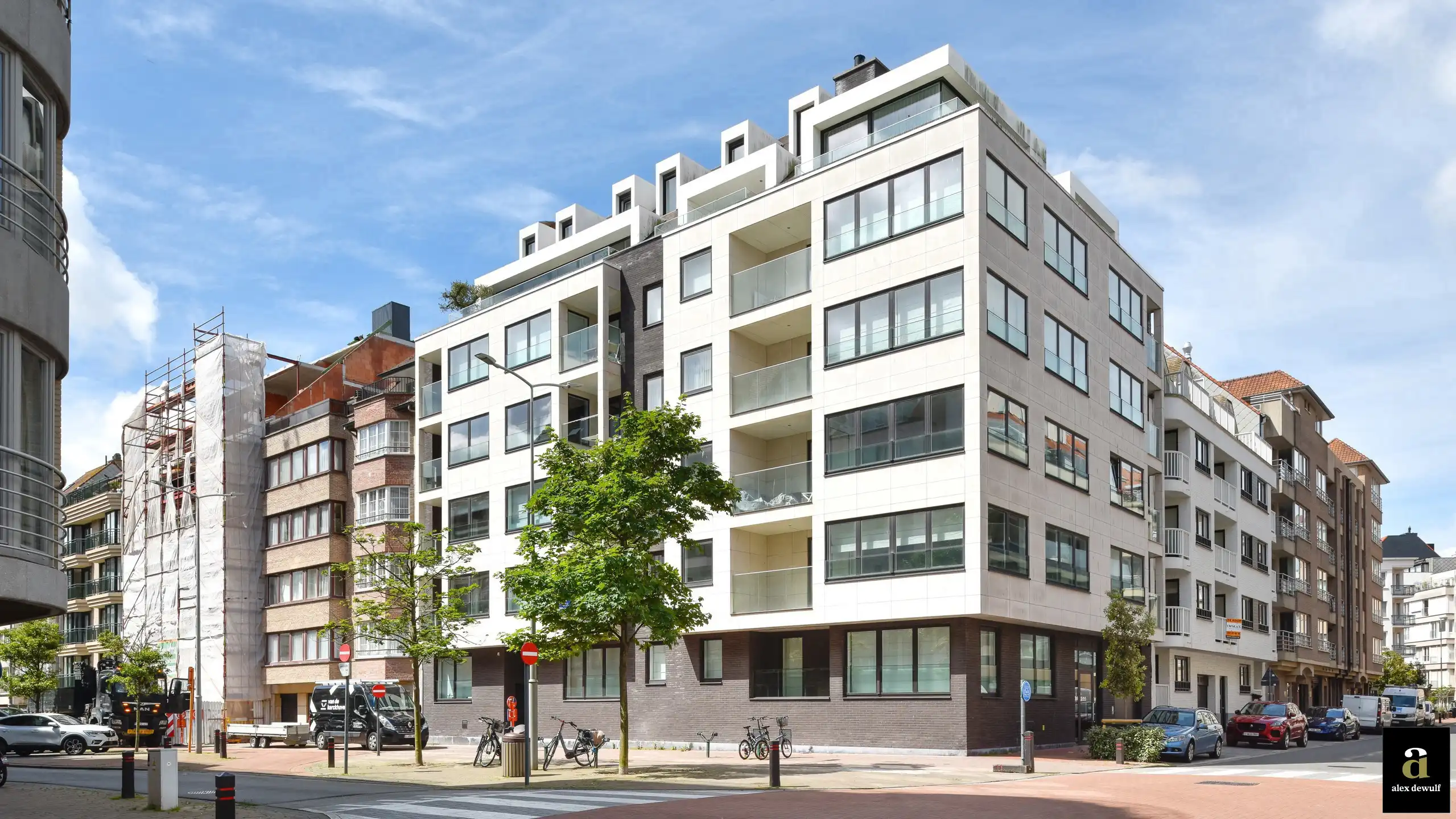 Licht en modern duplexappartement, gelegen vlakbij Zeedijk en Rubensplein. foto 15