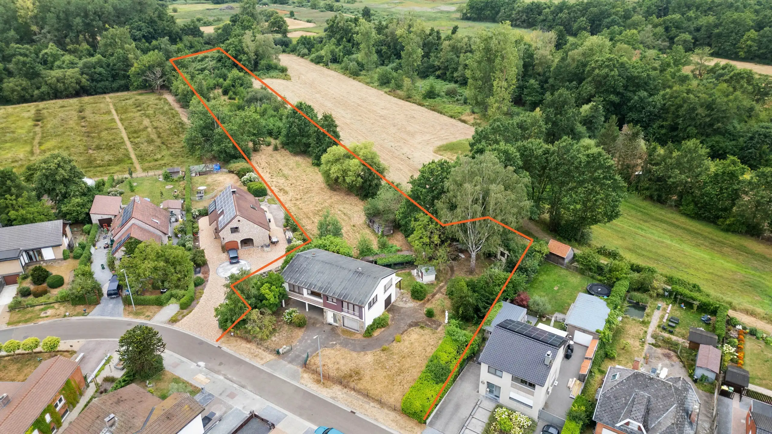AVERBODE - Bel-Etage woning op groot perceel (tot. +/- 85a) foto 3